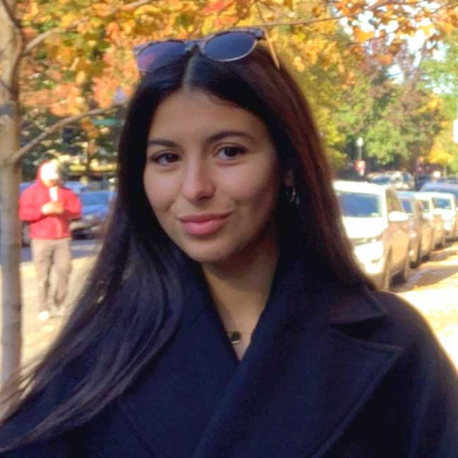 Naila Lachkar. Docent biologie bij JoJoschool.